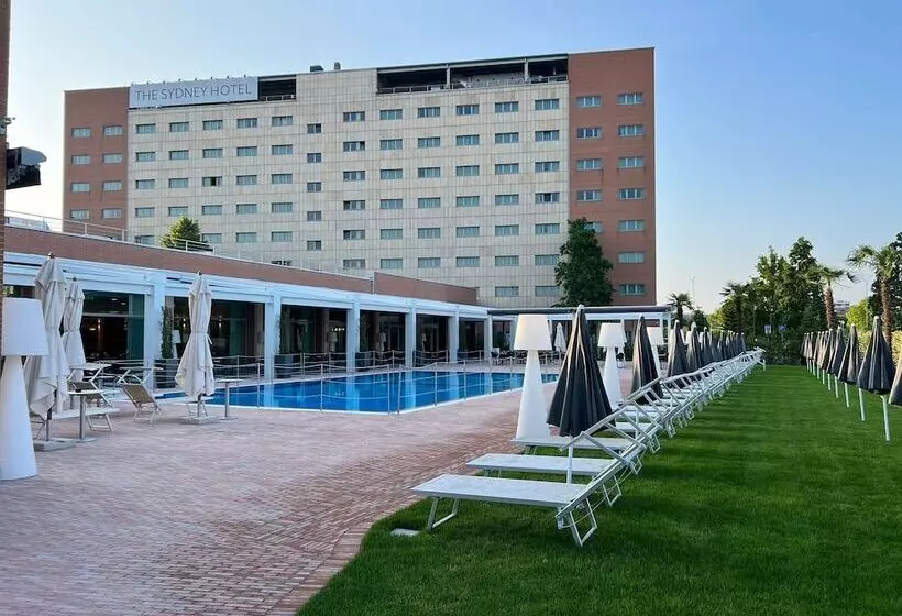 Отель The Sydney
