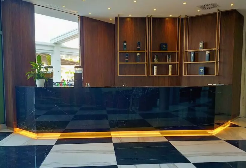 Отель The Sydney