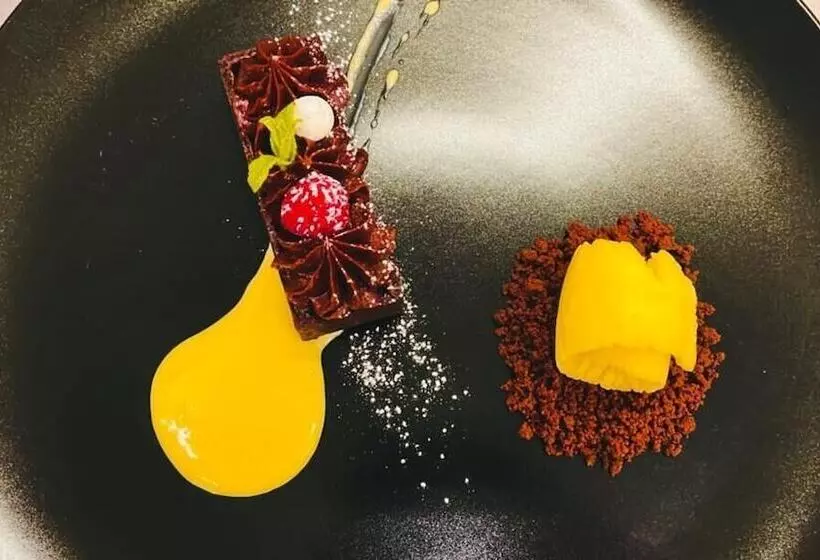 Отель The Sydney