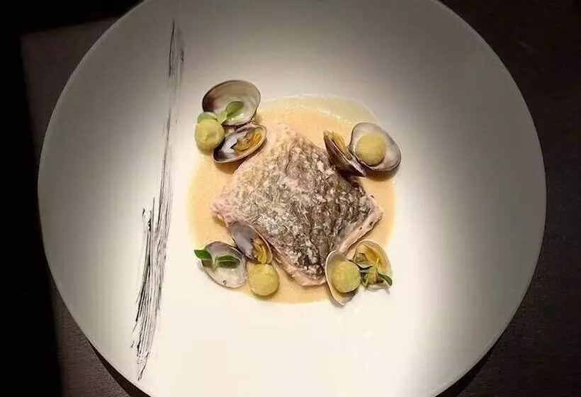 Отель The Sydney