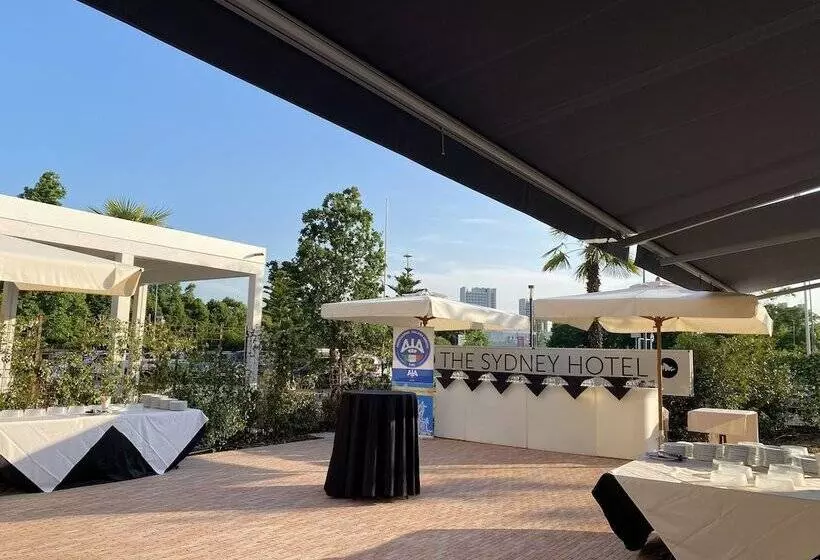 Отель The Sydney