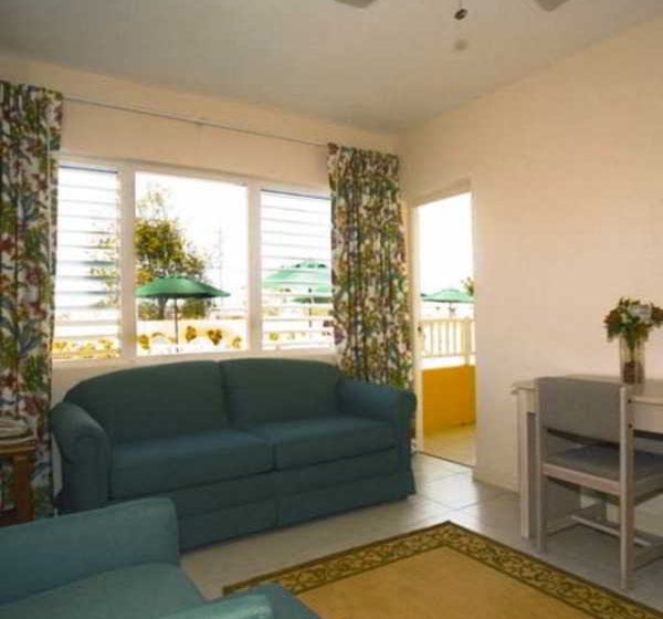 هتل Tropical Winds Apartment