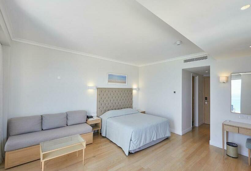 فندق Sunrise Beach