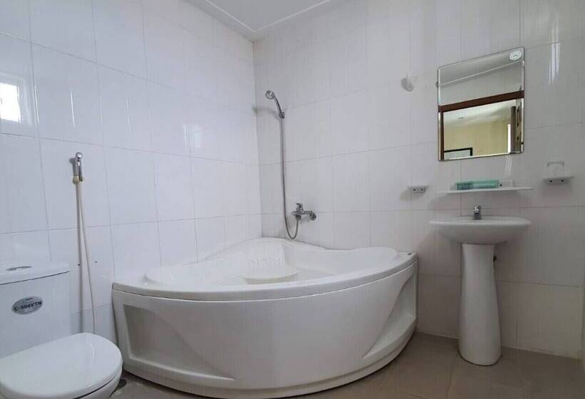 هتل The Six Hoang Long Son 3