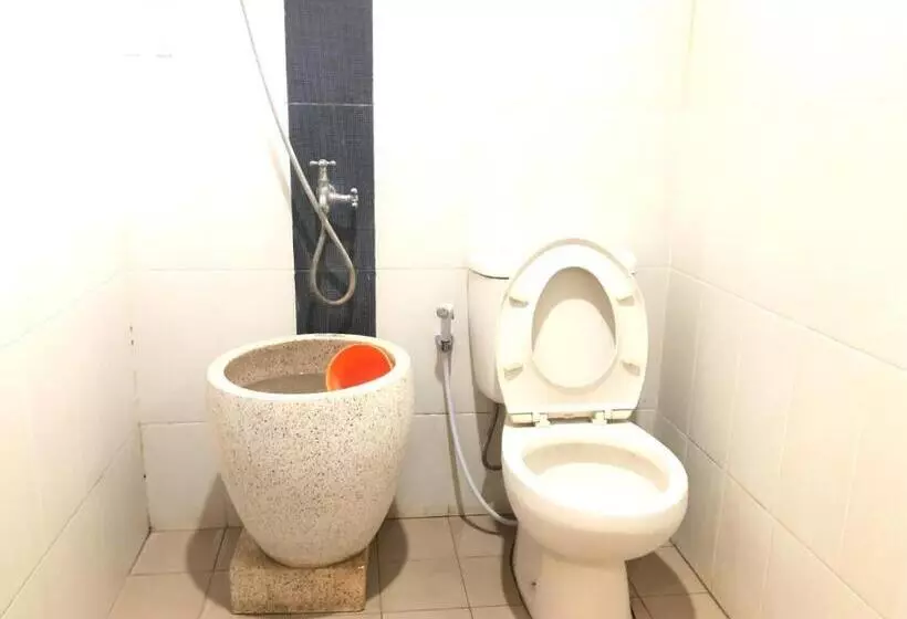 Hotelli Reddooz Plus At Ininnawa Homestay Syariah Palu