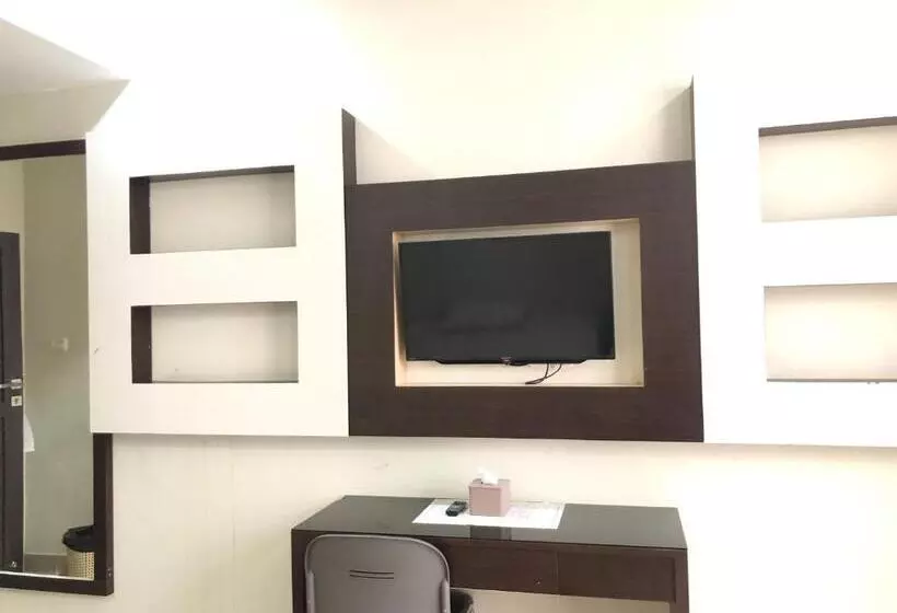 Hotelli Reddooz Plus At Ininnawa Homestay Syariah Palu