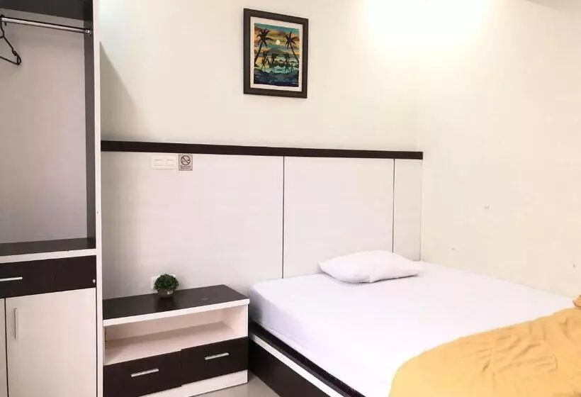 Hotelli Reddooz Plus At Ininnawa Homestay Syariah Palu