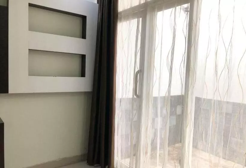 Hotelli Reddooz Plus At Ininnawa Homestay Syariah Palu