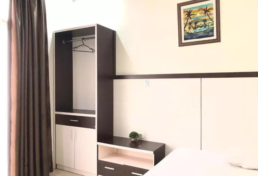 Hotelli Reddooz Plus At Ininnawa Homestay Syariah Palu