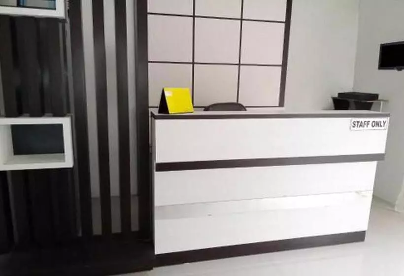 Hotelli Reddooz Plus At Ininnawa Homestay Syariah Palu