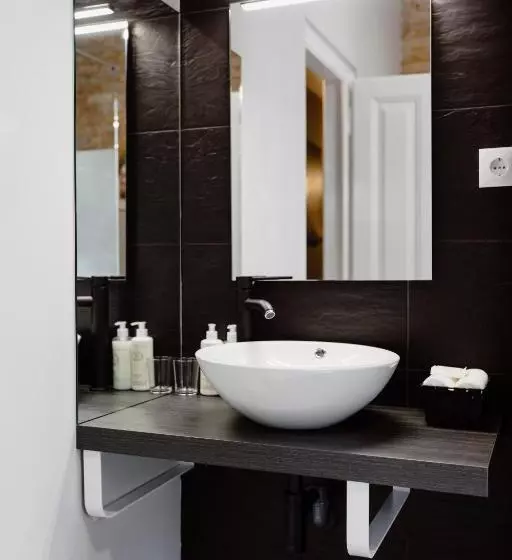 ベッドアンドブレックファースト Downtown Loule