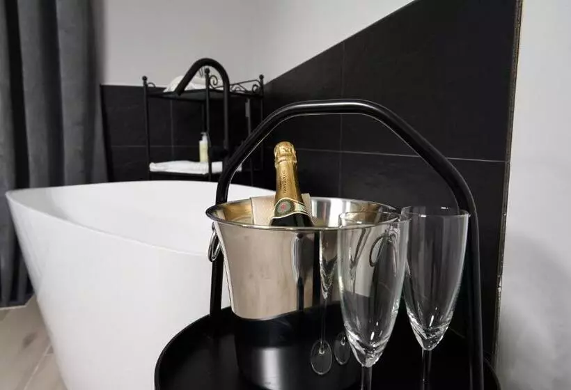 ベッドアンドブレックファースト Downtown Loule