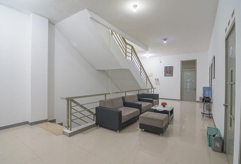 פנסיון Reddoorz Hostel Near Braga Citywalk