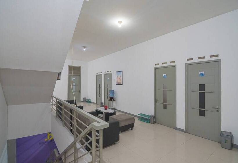 פנסיון Reddoorz Hostel Near Braga Citywalk