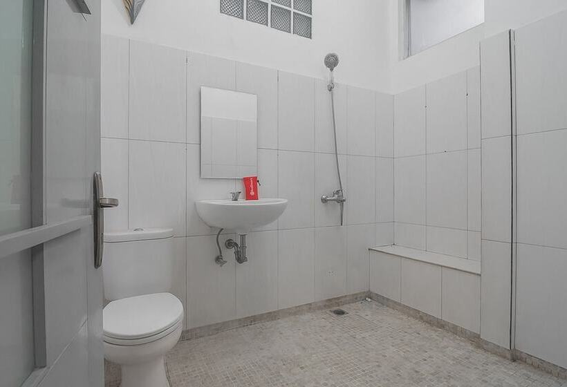 פנסיון Reddoorz Hostel Near Braga Citywalk