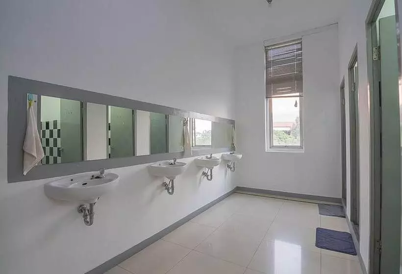 ペンション Reddoorz Hostel Near Braga Citywalk