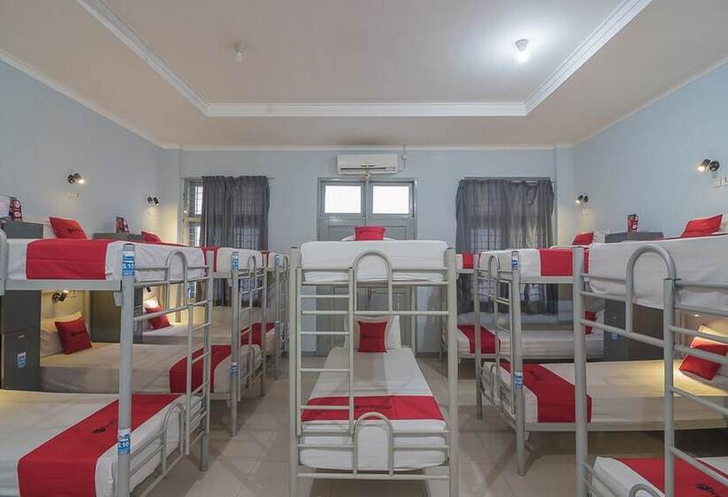 פנסיון Reddoorz Hostel Near Braga Citywalk