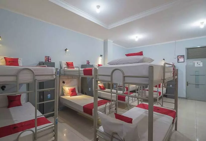 ペンション Reddoorz Hostel Near Braga Citywalk
