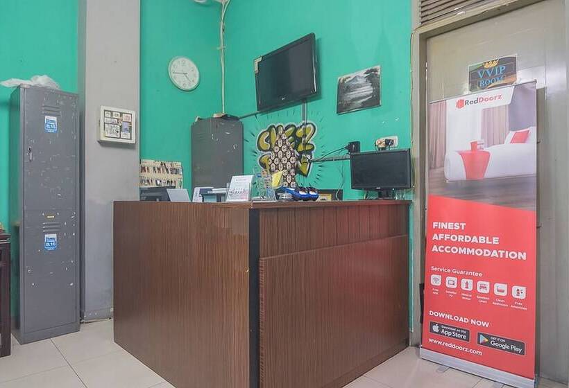 פנסיון Reddoorz Hostel Near Braga Citywalk