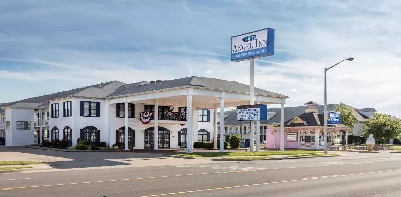 호텔 Angel Inn Near Imax, A Travelodge By Wyndham