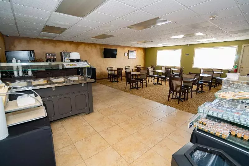 호텔 Angel Inn Near Imax, A Travelodge By Wyndham