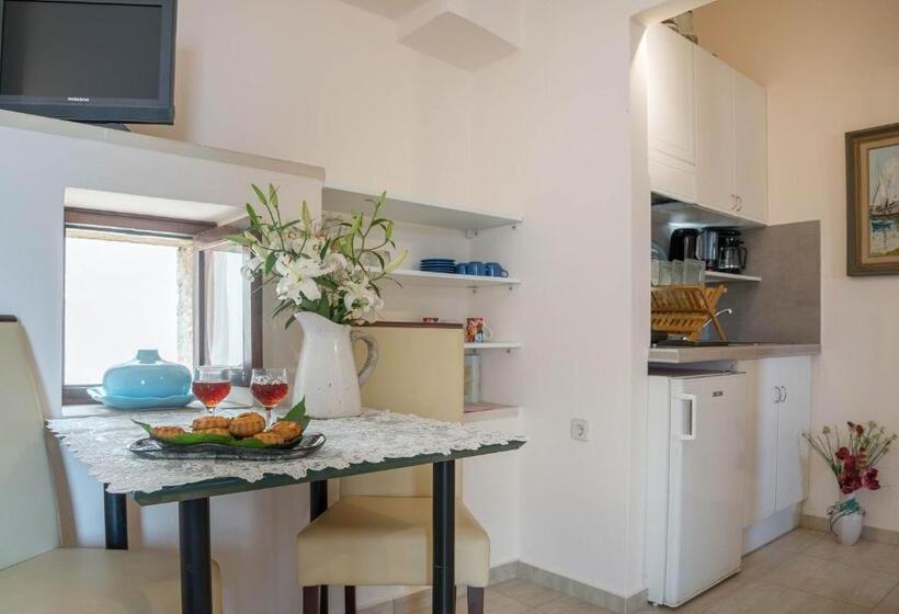 ホテル Calergi Residence Monthly Offers