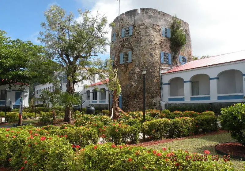 هتل Castle Villas At Bluebeard S