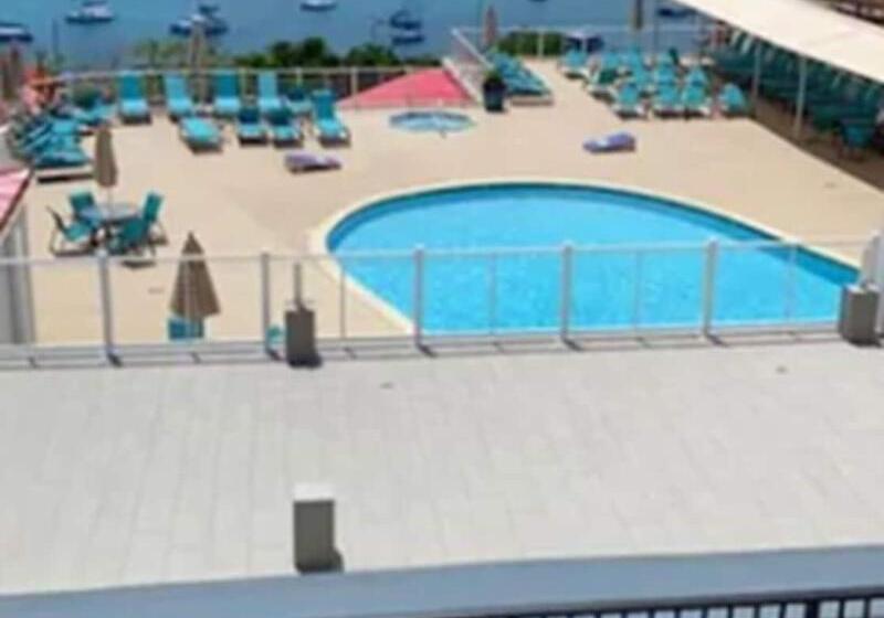 هتل Castle Villas At Bluebeard S