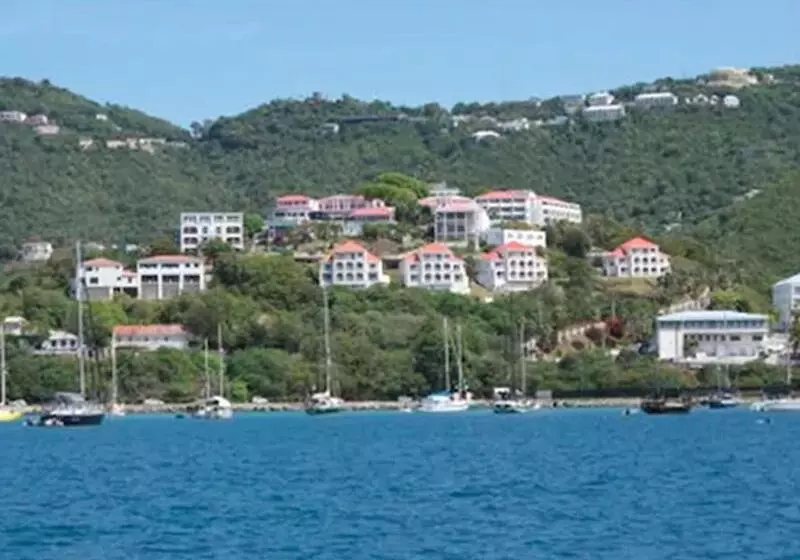 هتل Castle Villas At Bluebeard S