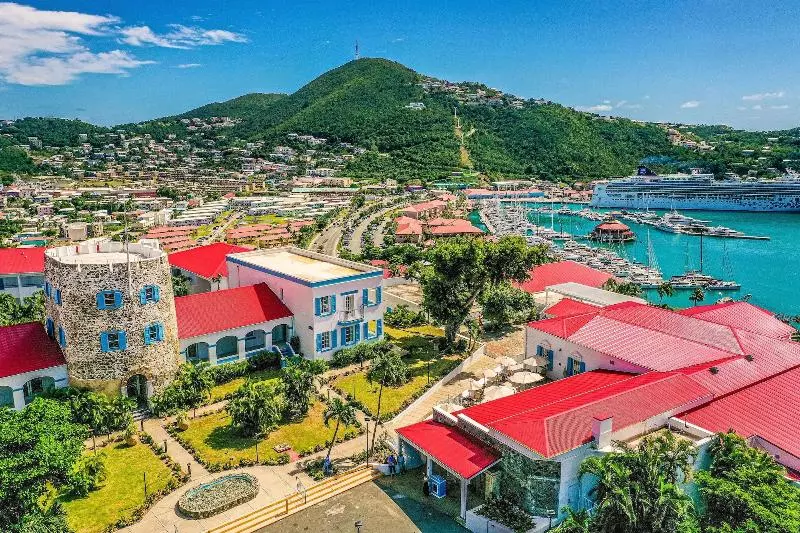 هتل Castle Villas At Bluebeard S