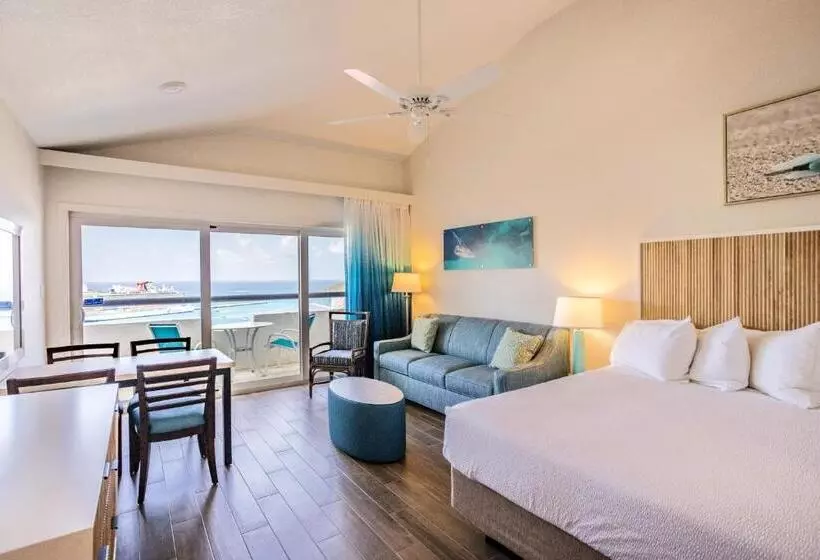 هتل Castle Villas At Bluebeard S