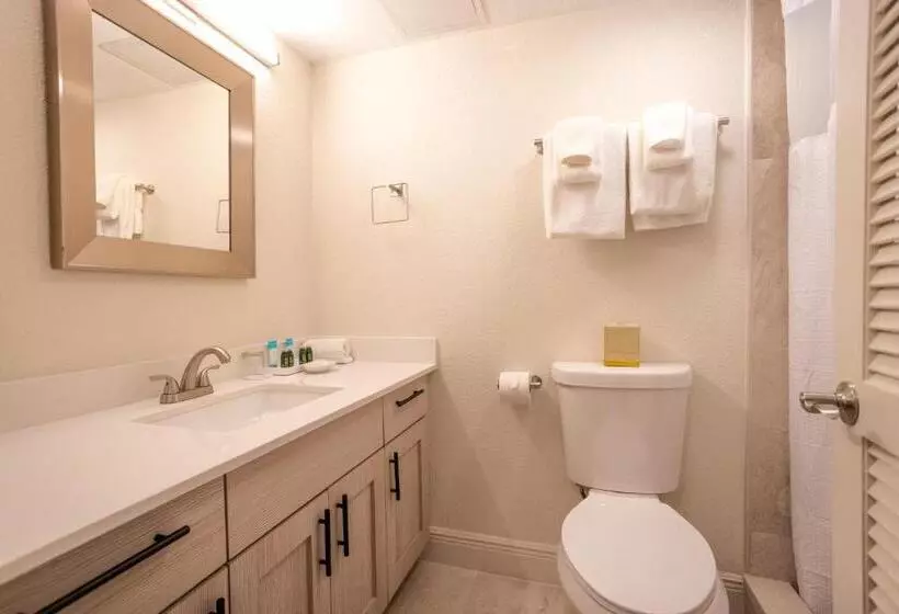 هتل Castle Villas At Bluebeard S