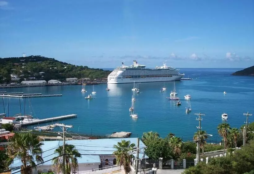 هتل Castle Villas At Bluebeard S