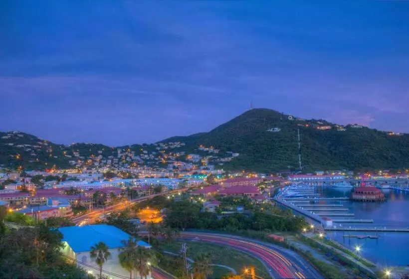 هتل Castle Villas At Bluebeard S