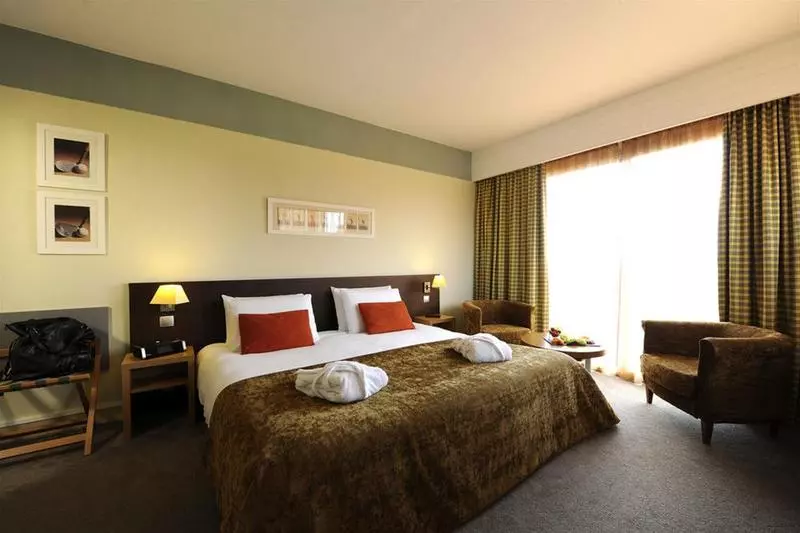 Отель Mercure Toulouse Aéroport Golf De Seilh