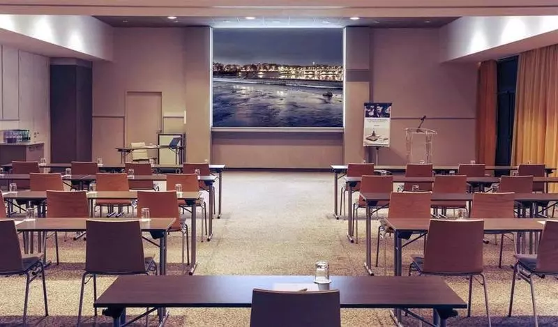 Отель Mercure Toulouse Aéroport Golf De Seilh