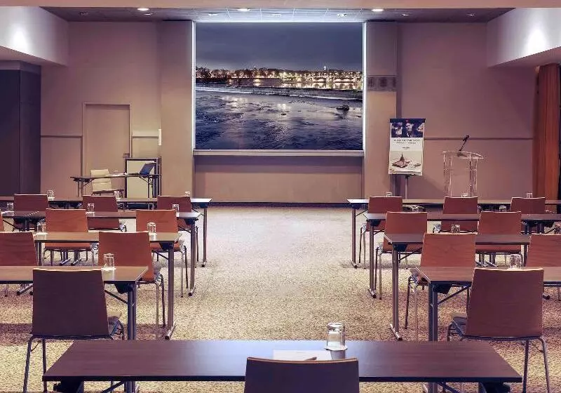 Отель Mercure Toulouse Aéroport Golf De Seilh