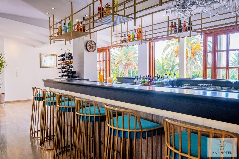 فندق May Beach