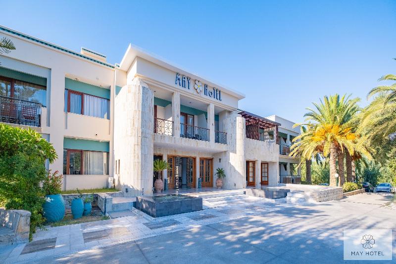 فندق May Beach