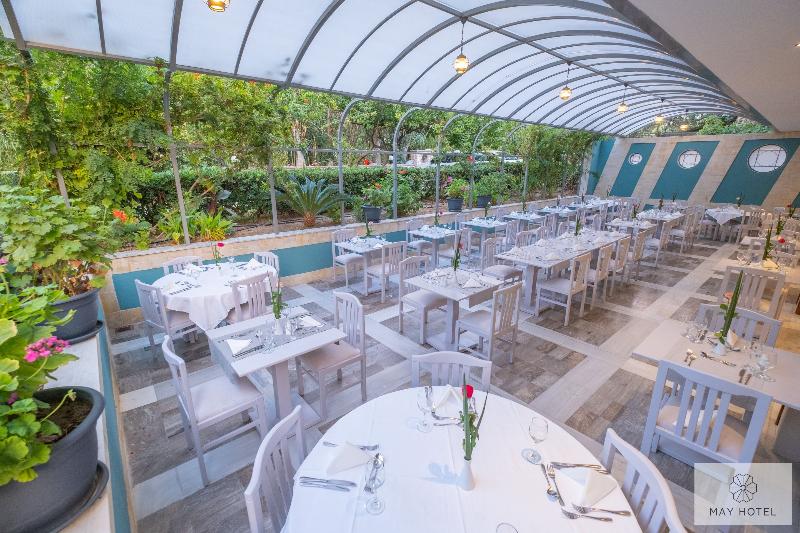 فندق May Beach