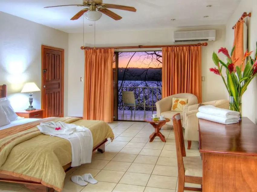 هتل Vista Bahía Beach Resort