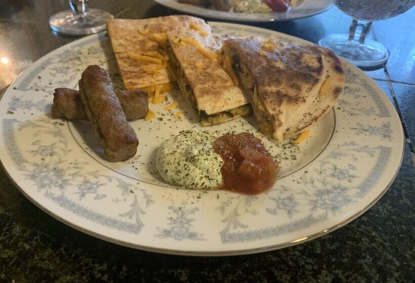 בית מלון כפרי Peace & Plenty Inn Bed And Breakfast Downtown St Augustine Adults Only