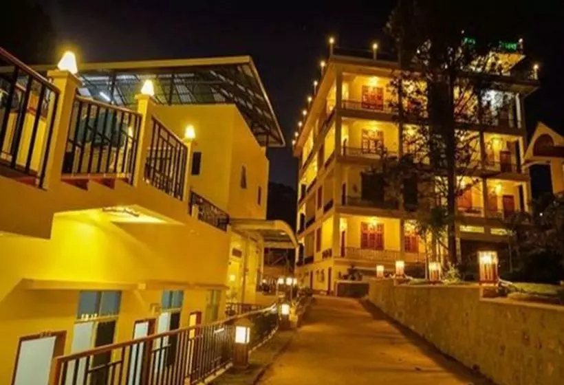 هتل Pine Hill Resort