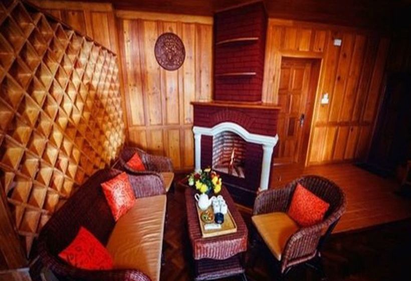 هتل Pine Hill Resort