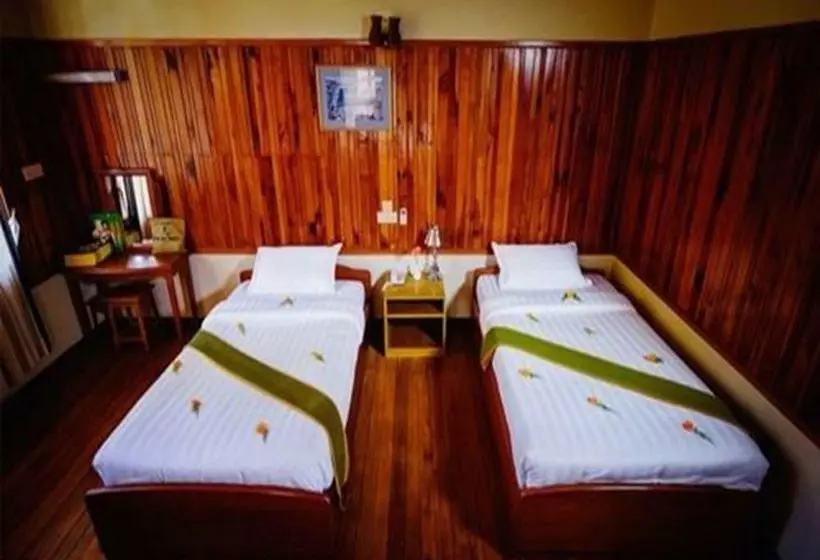 هتل Pine Hill Resort