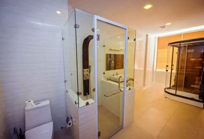 هتل Pine Hill Resort