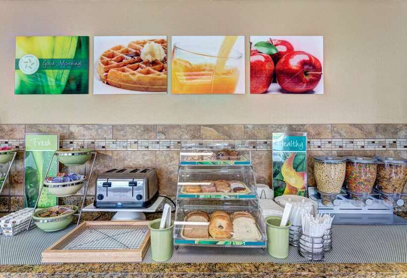 בית מלון כפרי Quality Inn West