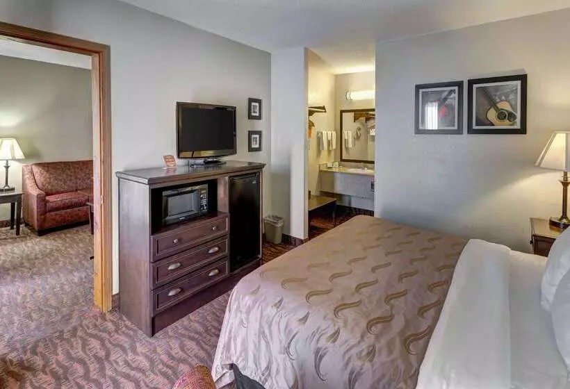 هتل Quality Inn West