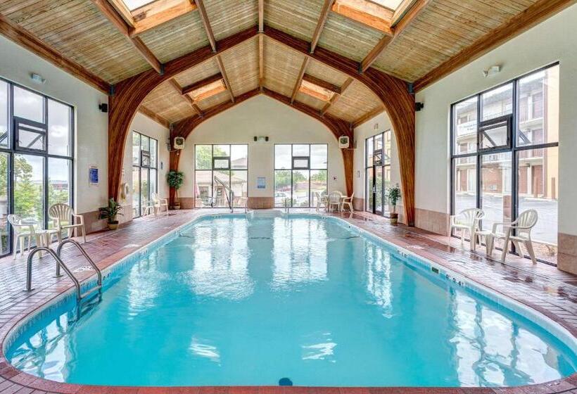 בית מלון כפרי Quality Inn West