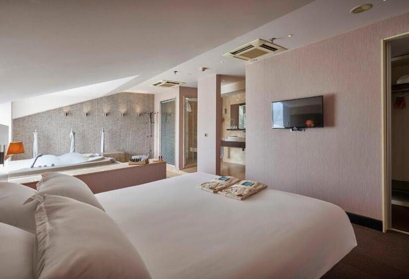 ホテル Richmond Nua Wellness Spa   Adult Only